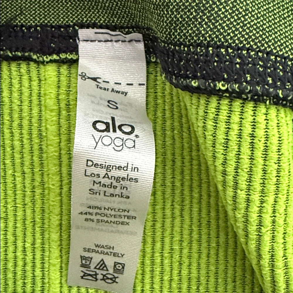 Alo‎ Yoga Women’s Green Seamless illusion Leggings Small
